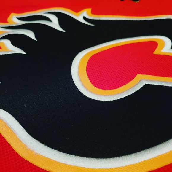 2007-2011 Size Adult XXL Reebok Premier Calgary Flames Red NHL Hockey Jersey - Picture 3 of 5